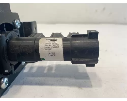 BENDIX TCS-9000 Brake Air Valve