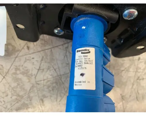 BENDIX TCS-9000 Brake Proportioning Valve