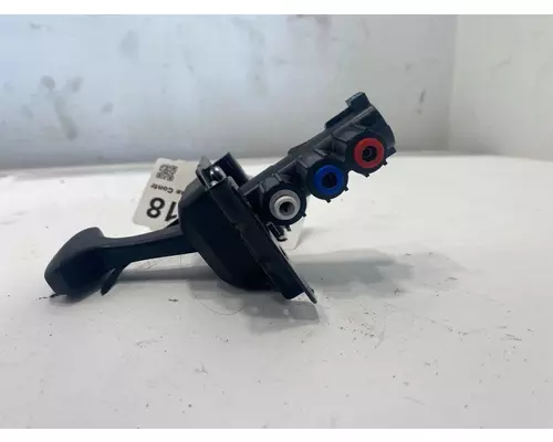 BENDIX TCS-9000 Brake Proportioning Valve