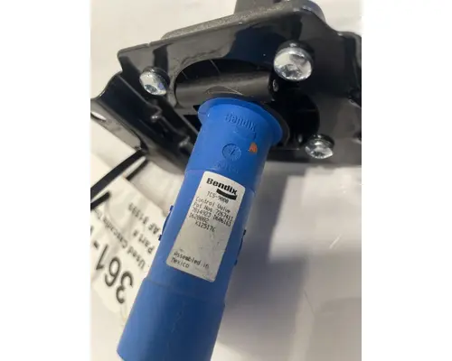 BENDIX TCS-9000 Brake Proportioning Valve