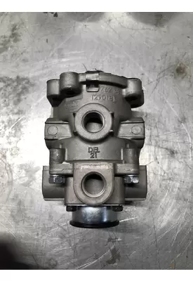 BENDIX  Brake Proportioning Valve