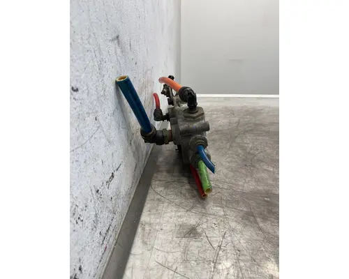 BENDIX  Brake Proportioning Valve