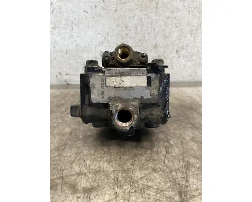 BENDIX  Brake Proportioning Valve