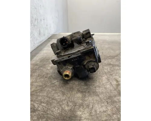 BENDIX  Brake Proportioning Valve