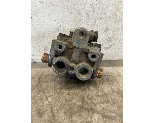BENDIX  Brake Proportioning Valve