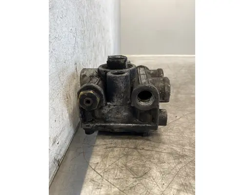 BENDIX  Brake Proportioning Valve