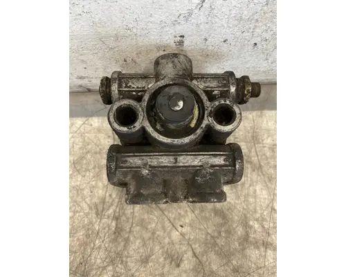 BENDIX  Brake Proportioning Valve