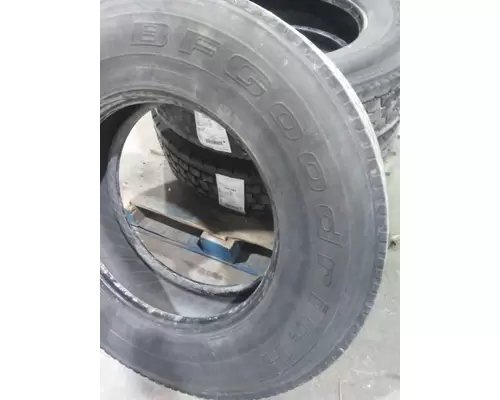 BF GOODRICH 275/80R22.5 TIRE