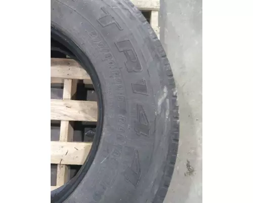 BF GOODRICH 275/80R22.5 TIRE