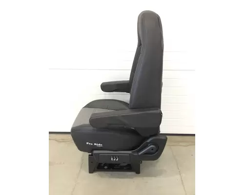 BOSTROM Pro Ride Seat, Front