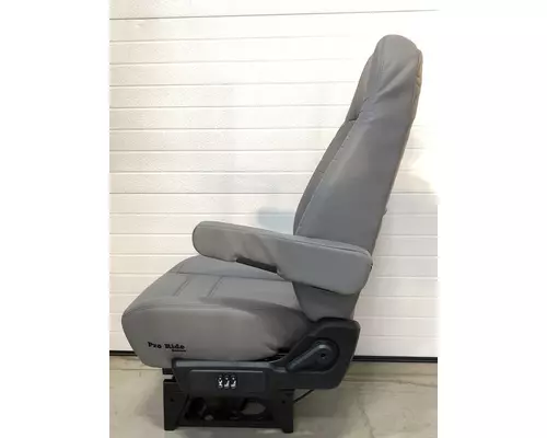 BOSTROM Pro Ride Seat, Front