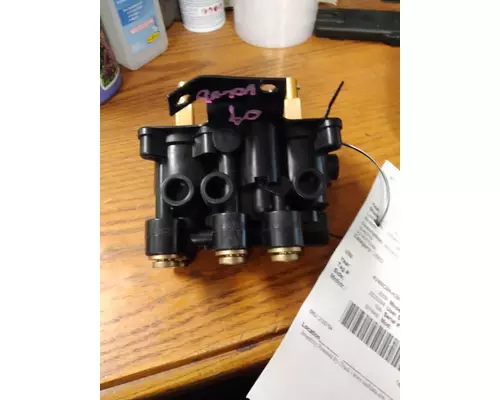 BRAKE DASH CONTROL VALVE, AIR
