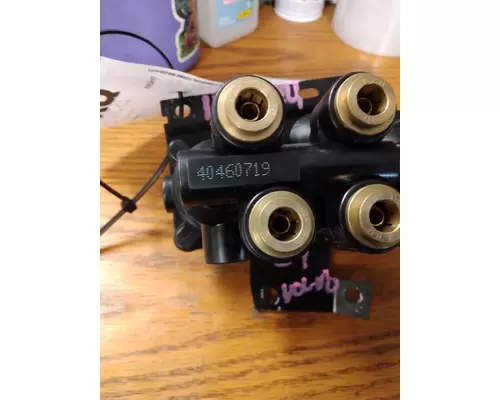 BRAKE DASH CONTROL VALVE, AIR