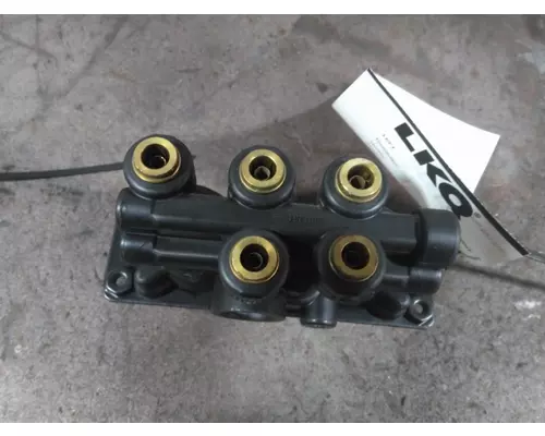 BRAKE DASH CONTROL VALVE, AIR