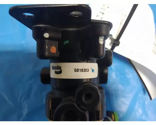 BRAKE PARK BRAKE VALVE, AIR