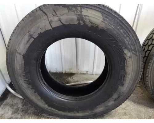 BRIDGESTONE 11R22.5 TIRE