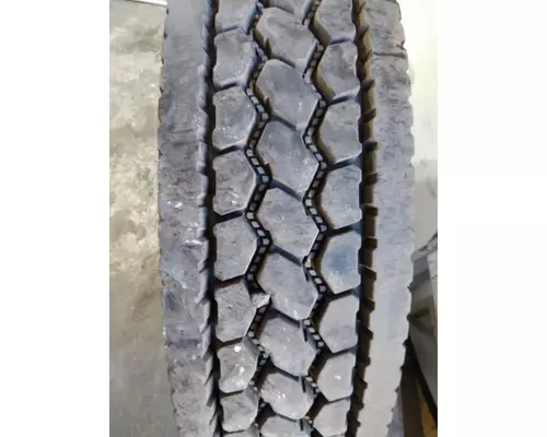 BRIDGESTONE 11R22.5 TIRE