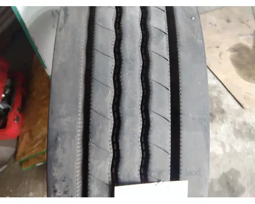 BRIDGESTONE 11R22.5 TIRE