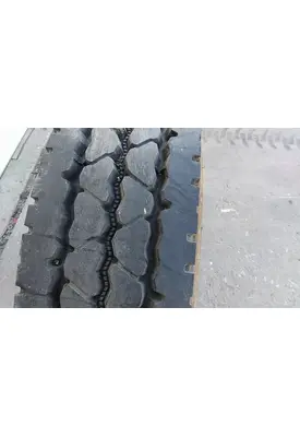 BRIDGESTONE 11R22.5 TIRE