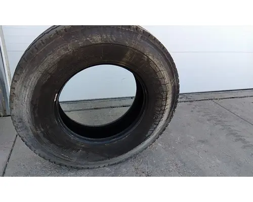 BRIDGESTONE 11R22.5 TIRE