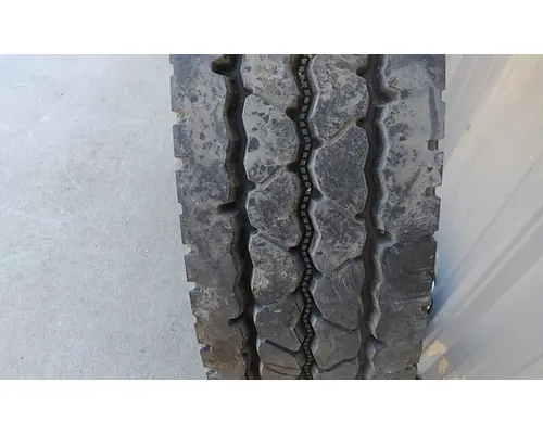 BRIDGESTONE 11R22.5 TIRE
