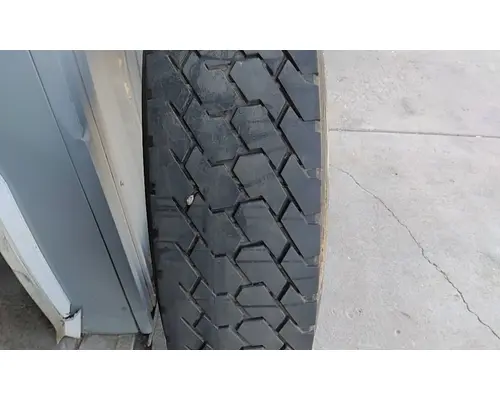 BRIDGESTONE 11R22.5 TIRE