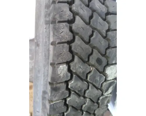 BRIDGESTONE 11R22.5 TIRE