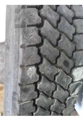 BRIDGESTONE 11R22.5 TIRE