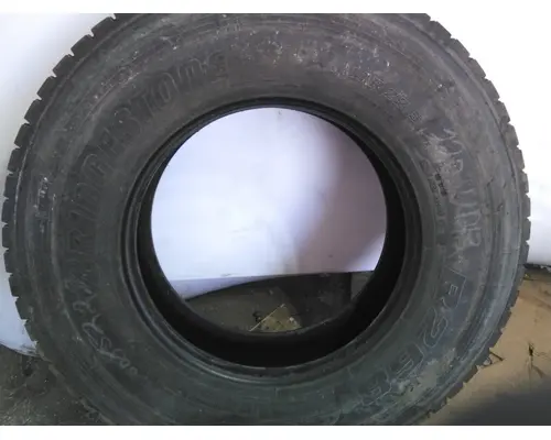 BRIDGESTONE 11R22.5 TIRE