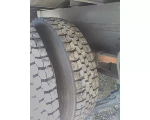 BRIDGESTONE 11R22.5 TIRE