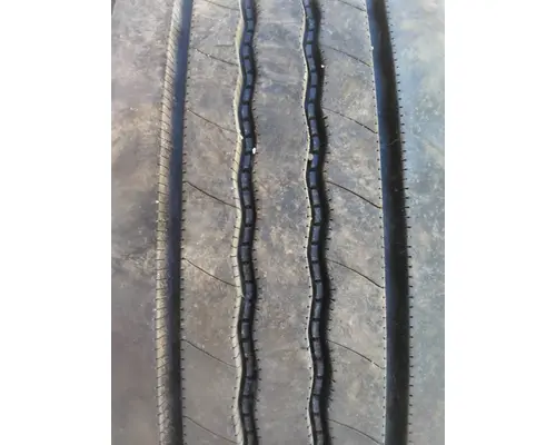 BRIDGESTONE 11R22.5 TIRE