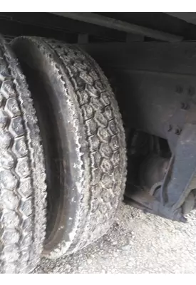 BRIDGESTONE 11R22.5 TIRE