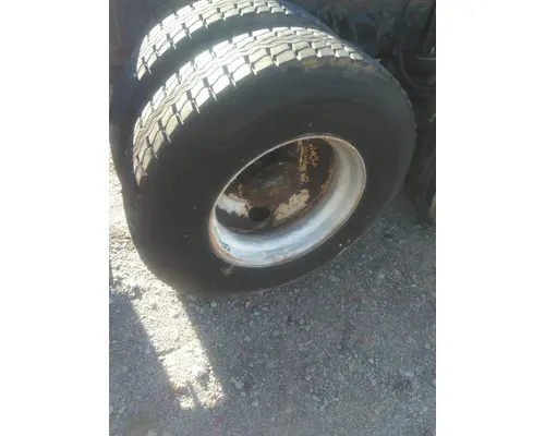 BRIDGESTONE 11R22.5 TIRE