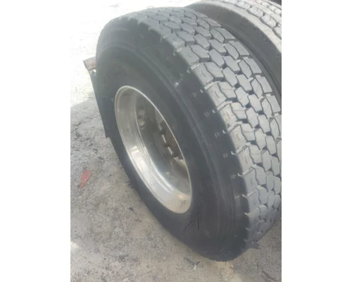 BRIDGESTONE 11R22.5 TIRE