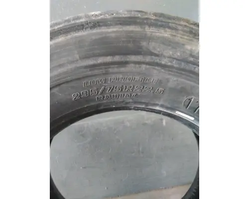 BRIDGESTONE 11R22.5 TIRE