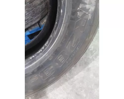 BRIDGESTONE 11R22.5 TIRE