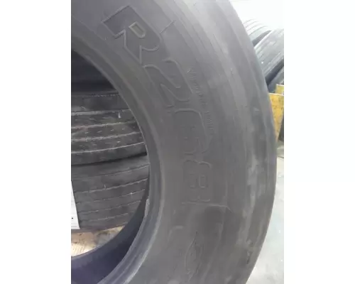 BRIDGESTONE 11R22.5 TIRE