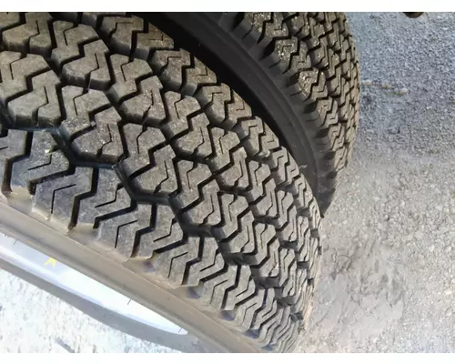 BRIDGESTONE 225/70R19.5 TIRE