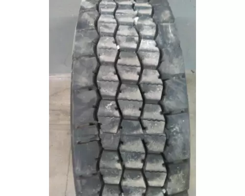 BRIDGESTONE 275/80R22.5 TIRE