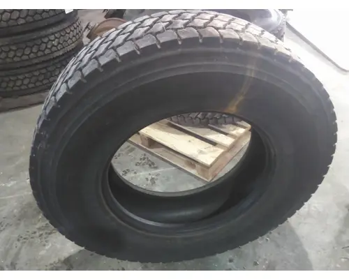 BRIDGESTONE 275/80R22.5 TIRE