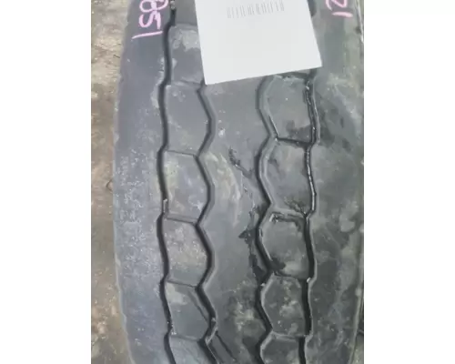 BRIDGESTONE 295/75R22.5 TIRE