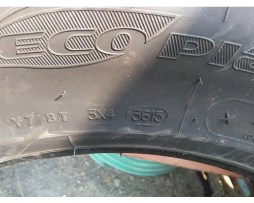 BRIDGESTONE 295/75R22.5 TIRE