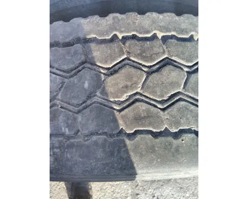BRIDGESTONE 295/75R22.5 TIRE