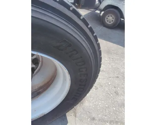 BRIDGESTONE 295/75R22.5 TIRE