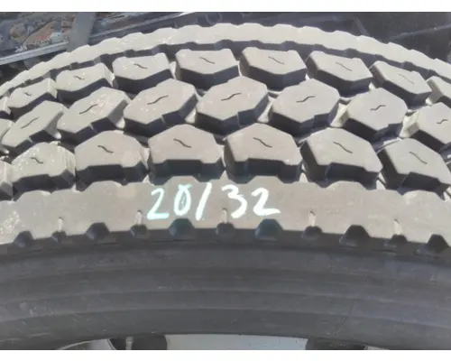 BRIDGESTONE 295/75R22.5 TIRE
