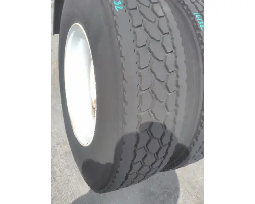 BRIDGESTONE 295/75R22.5 TIRE