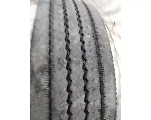 BRIDGESTONE 295/75R22.5 TIRE