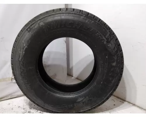 BRIDGESTONE 295/75R22.5 TIRE