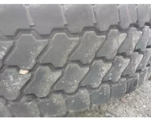 BRIDGESTONE 295/75R22.5 TIRE