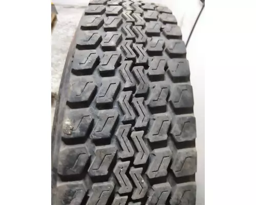 BRIDGESTONE 295/75R22.5 TIRE